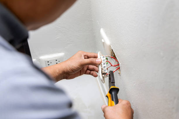 Best Electrician for Home Renovation  in Cosmopolis, WA
